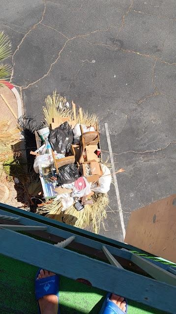 trash pit right by the rooms