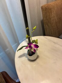 生のお花に癒されました。