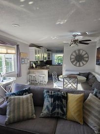 Kitchen & Dining area