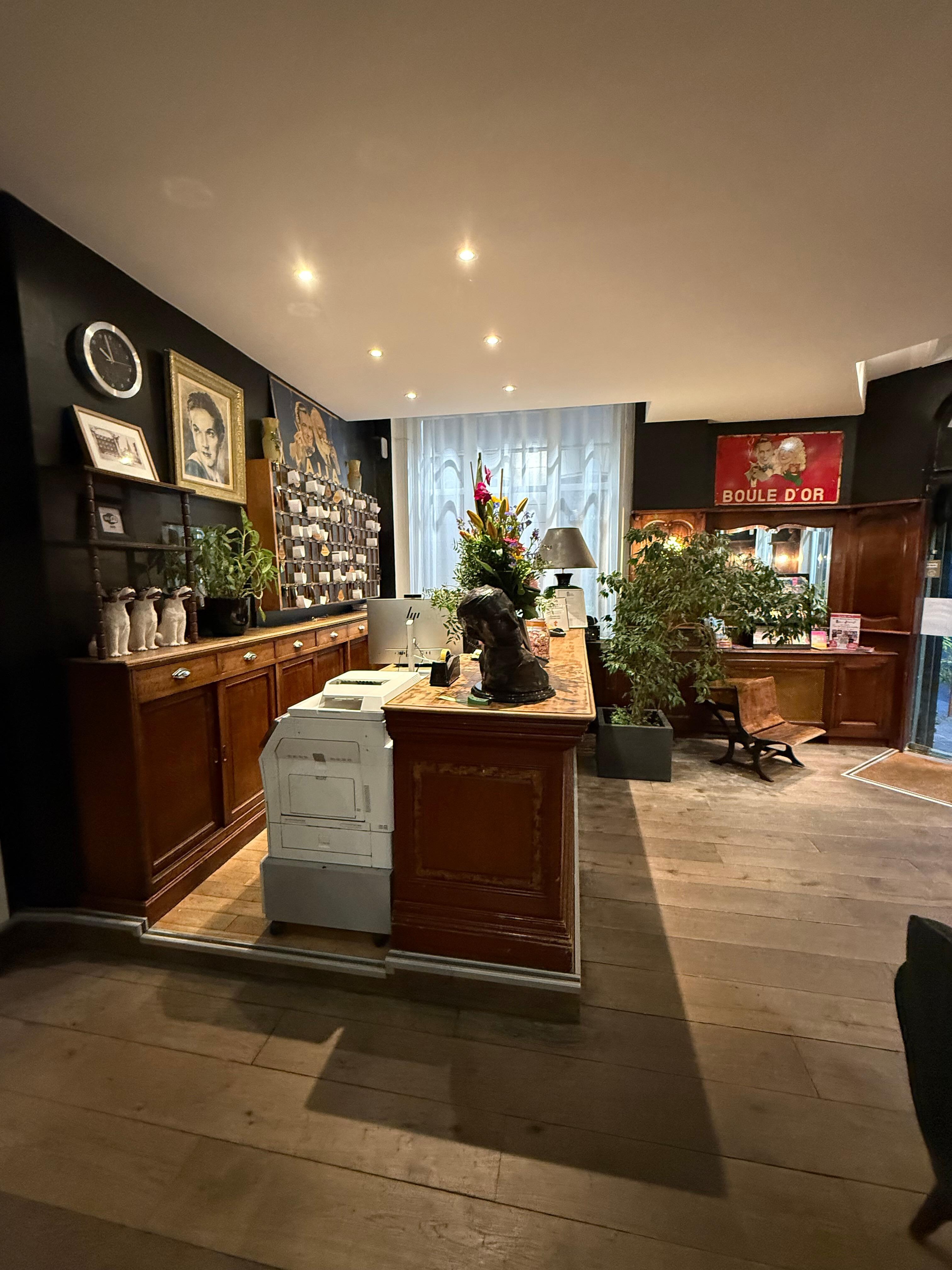 Front desk 