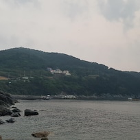 몽돌해변에서 펜션이 보여서 찍었던 사진이예요.