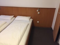 Bett ohne Nachttisch