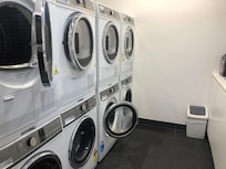 地下にある無料ランドリー