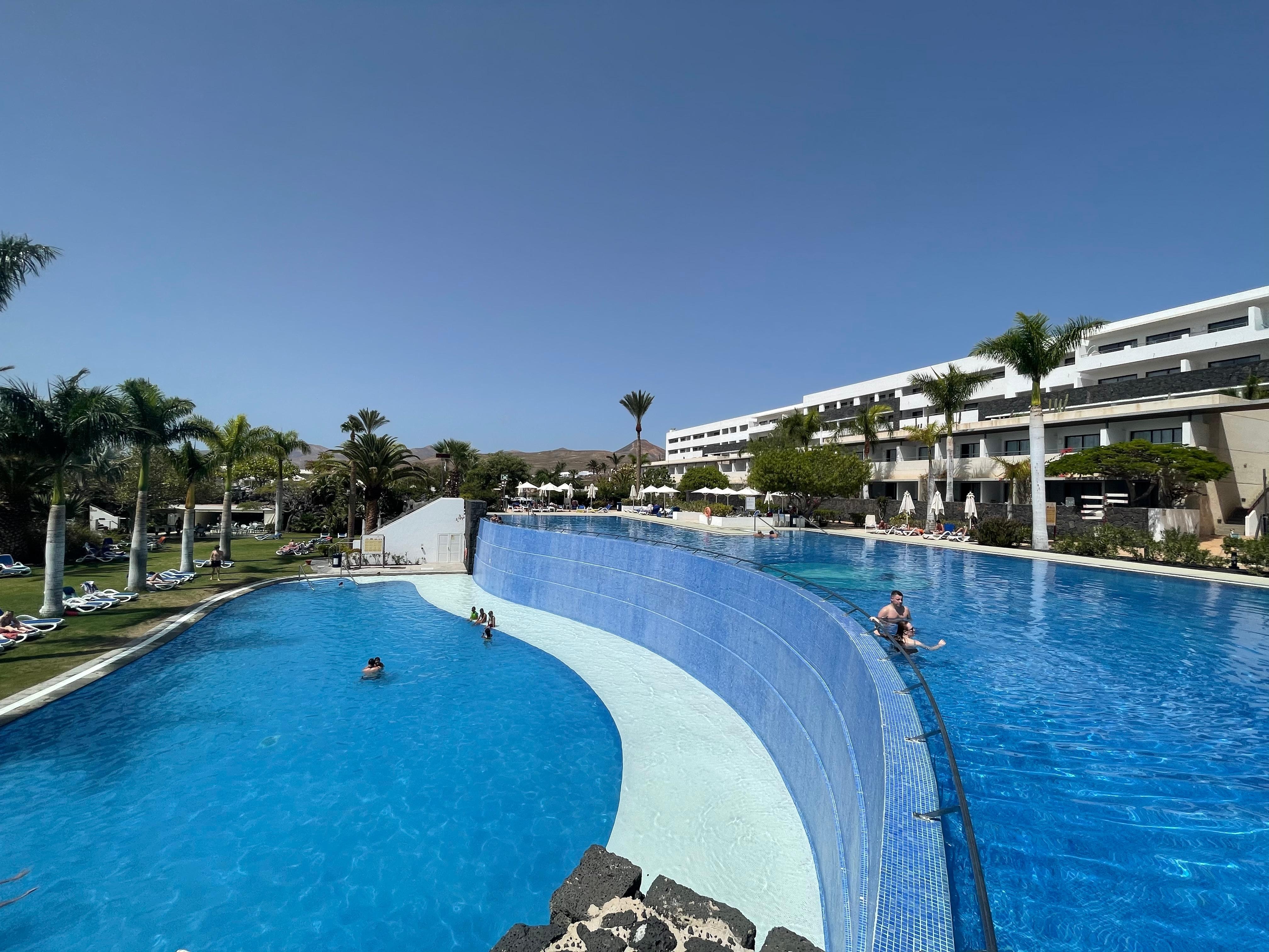 Piscinas superiores muy bien cuidadas