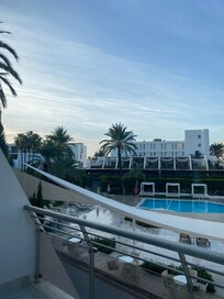 Kort taget från hotellets pool!