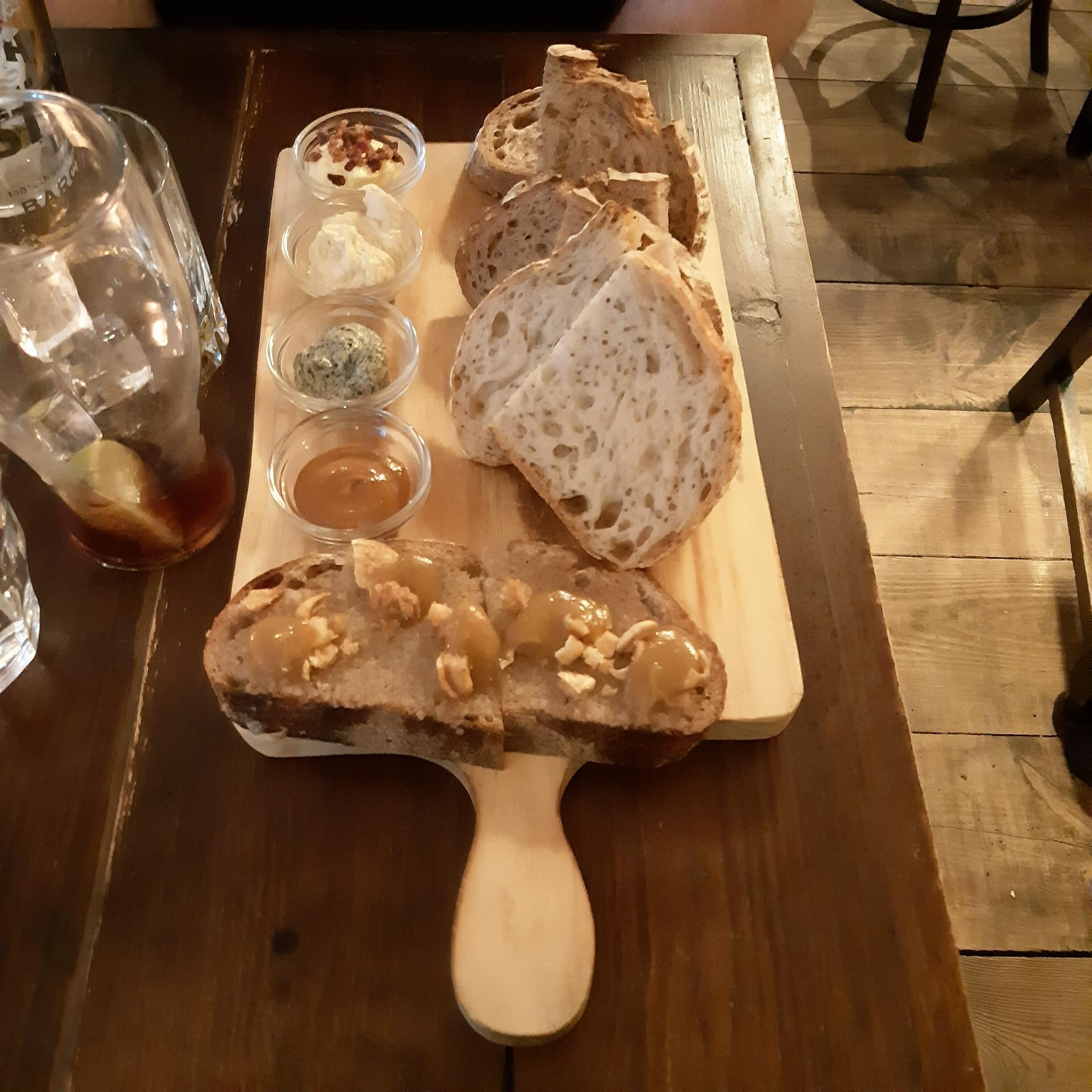 Bread sharer 