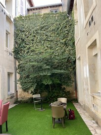 En lille fin gårdhave