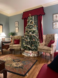 Family room/sitting area