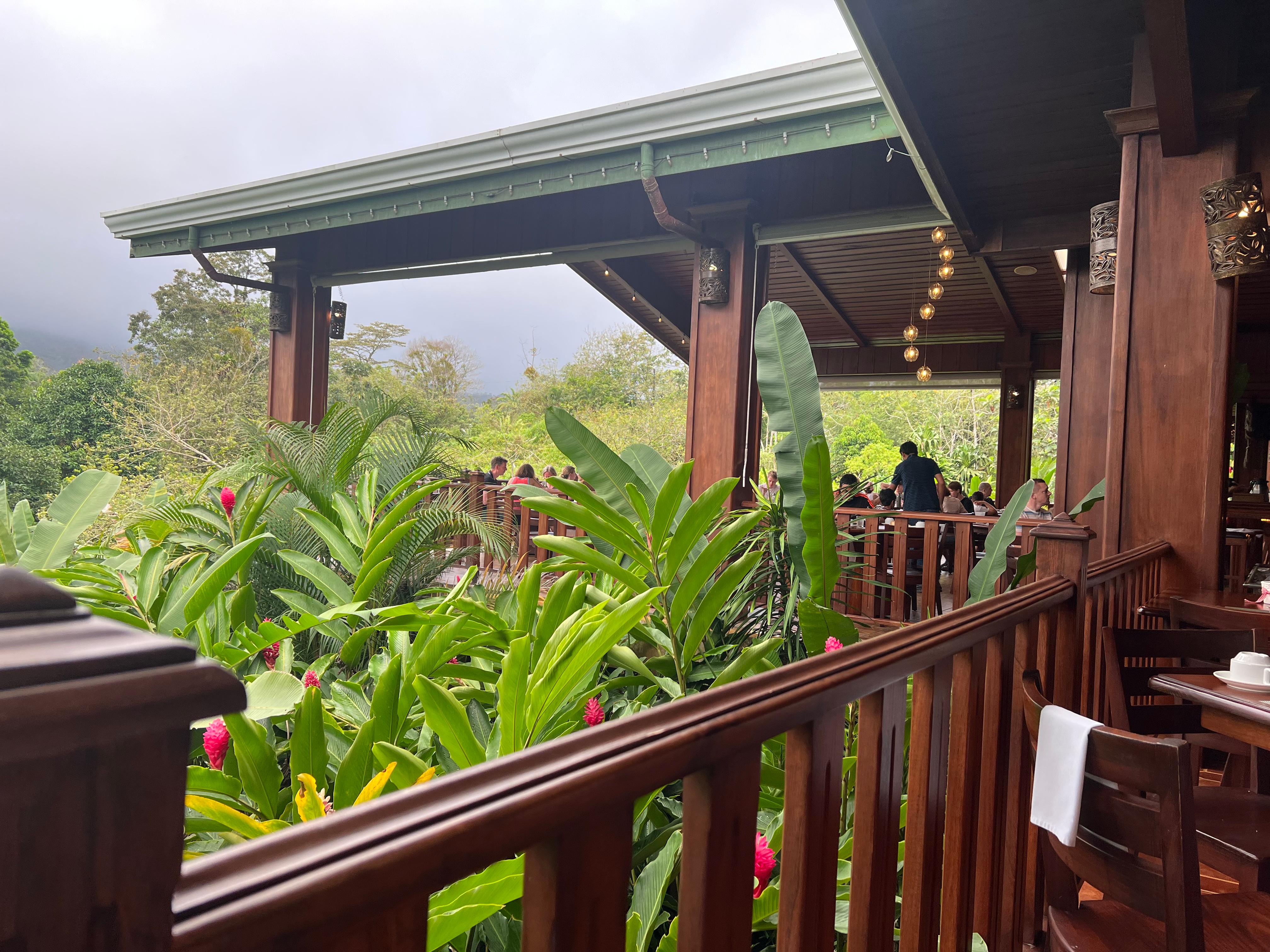 Restaraunt/breakfast area