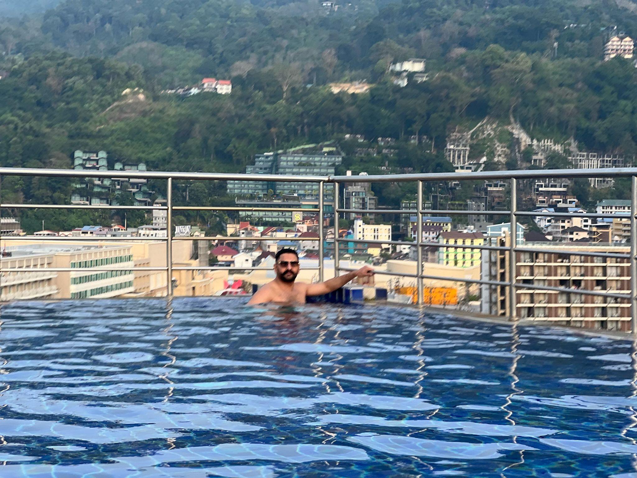 Rooftop pool 