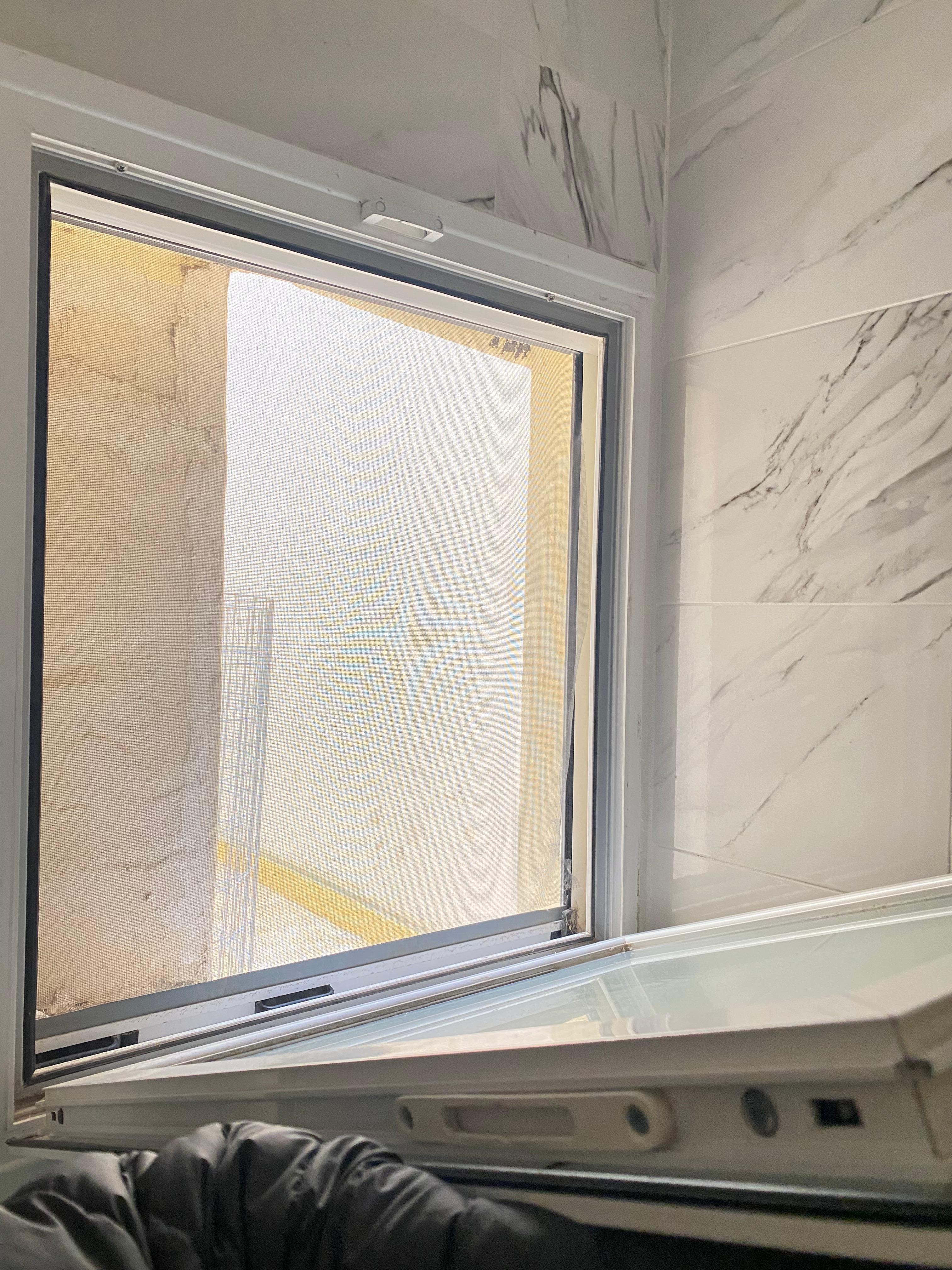 Fenster auf, kein Kipp oder Anlehnen möglich