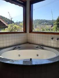 Hidromassagem com ótima paisagem