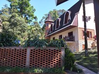Linda pousada,com uma belíssima paisagem da natureza.