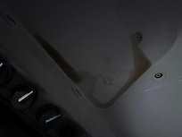 Smutsigt vatten jacuzzi