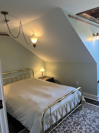 Loved the nook of a room. It was like a secret space.