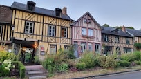 L'hôtel vu de la place