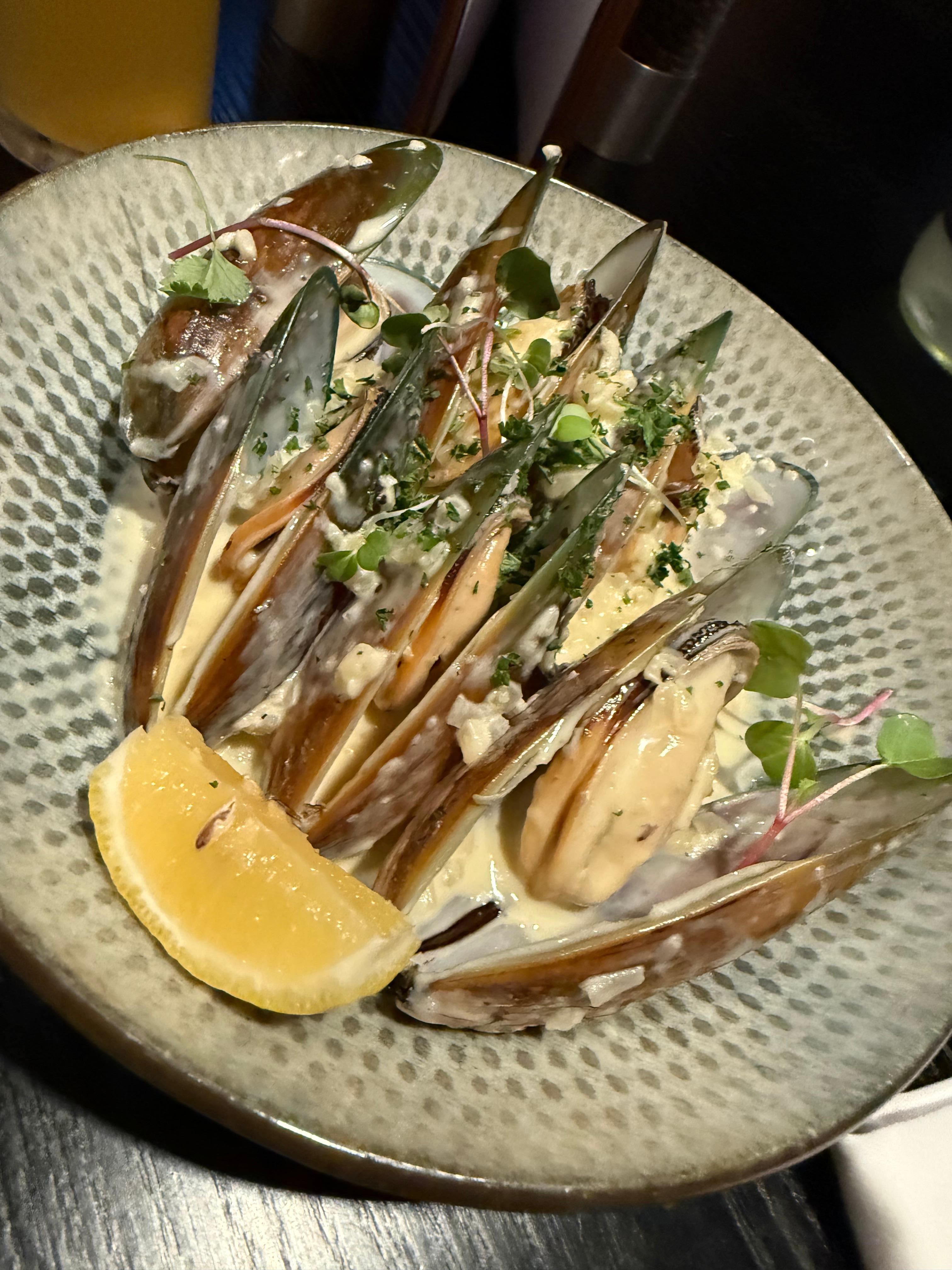 頂樓餐廳晚餐的淡菜,非常鮮美