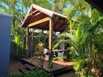 Outdoor dining at villa