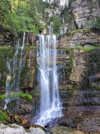 La cascade a Saint meme... situé a 40min en voiture de l'auberge... trouvée grâce au conseil de l'auberge