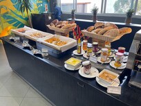 Cakes, muffins and pastries