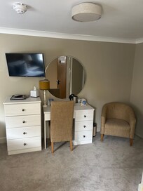 Dressing table / desk