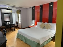 Big bed, nice layout. đđ