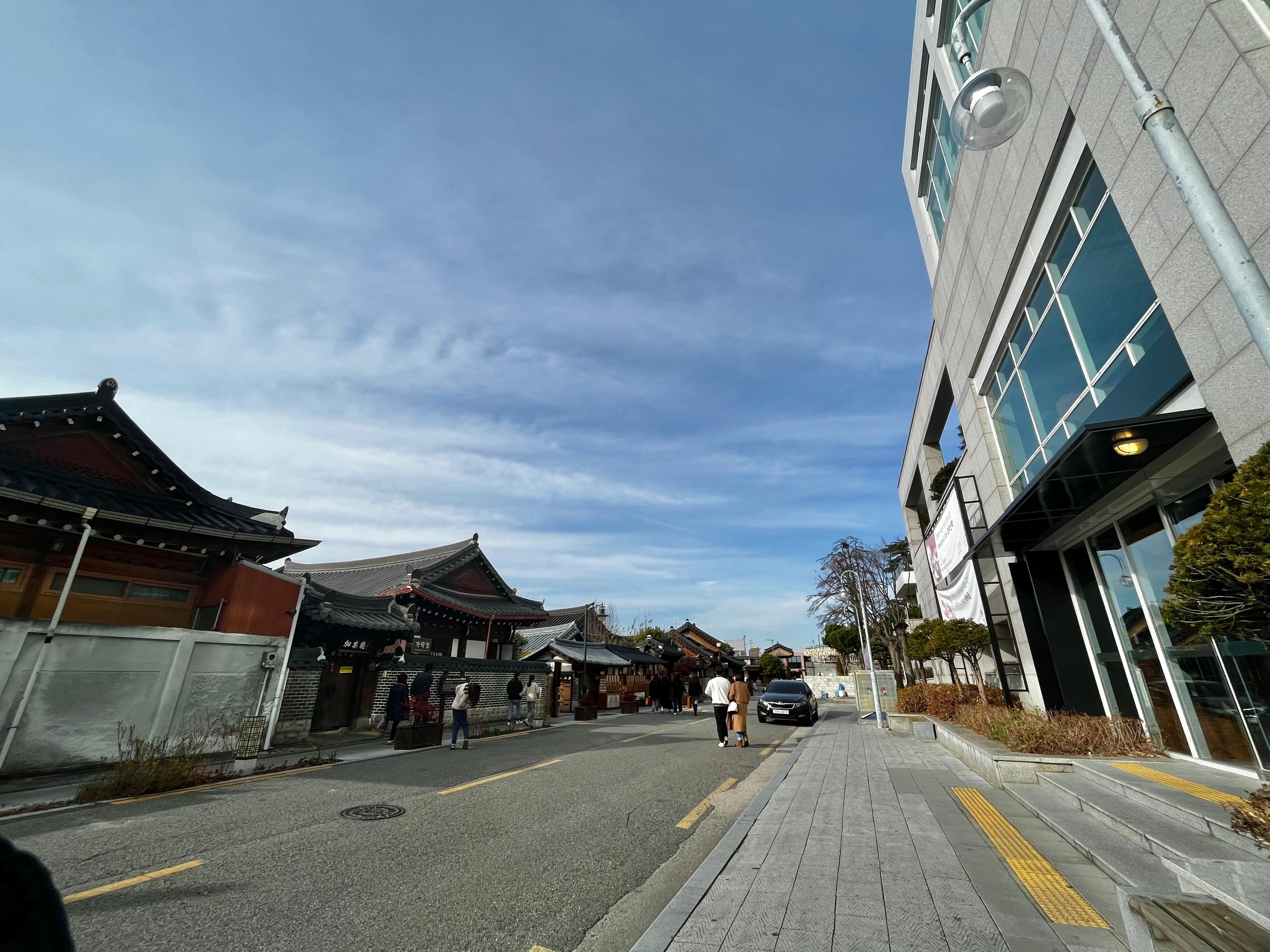 ‘Jeonju stroll’ entrance/exit where you have direct access to the village
