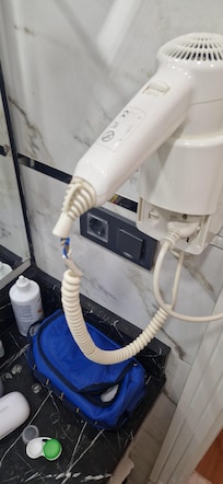 Fön defekt und Kabel kaputt.