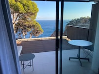 La terrasse des chambres paires du premier étage