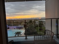 3 farkli camdan manzara mevcut jr suit