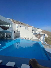 Common area pool