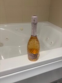 Jacuzzi tub was amazing