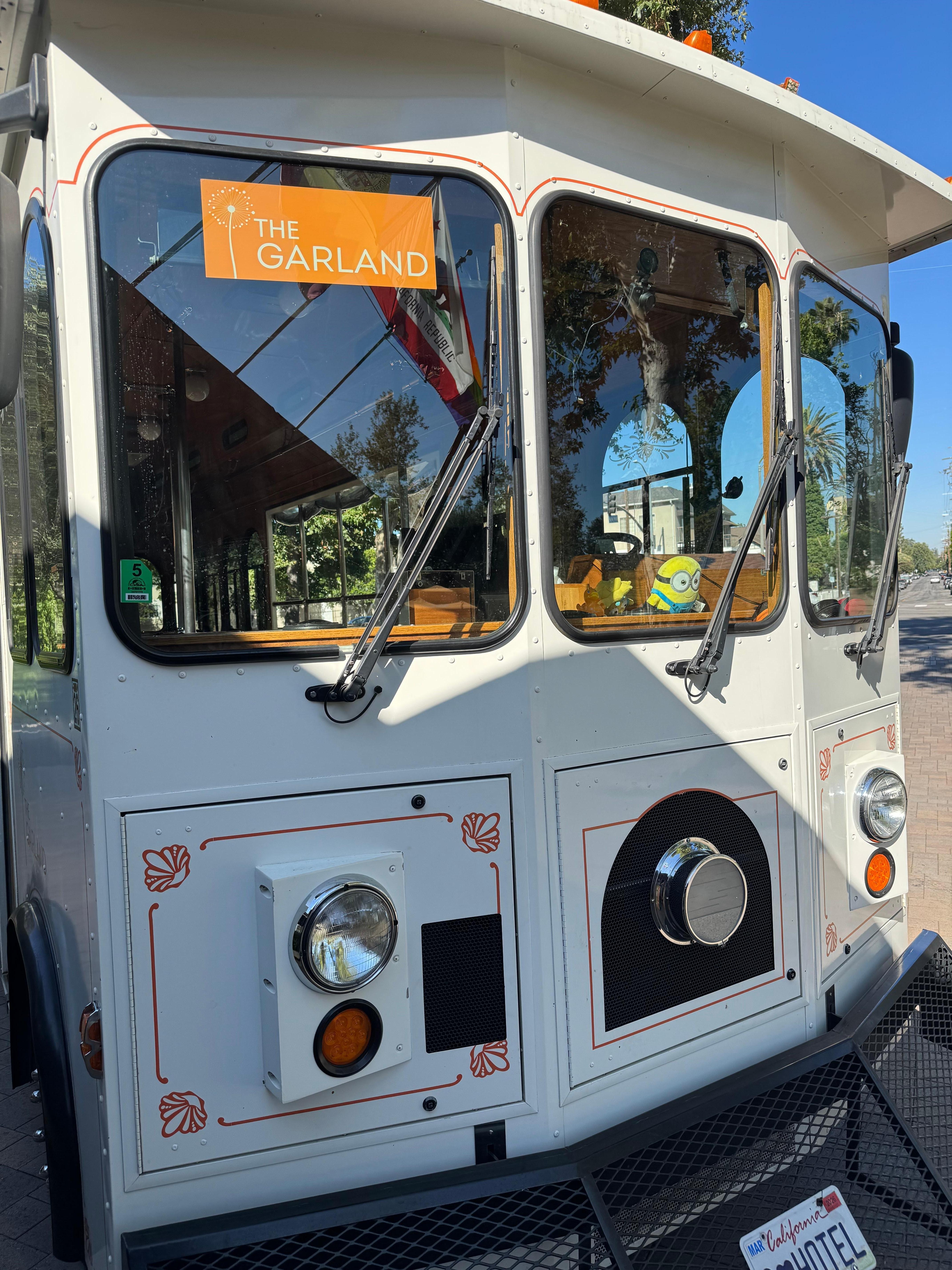 Free trolly to universal!
