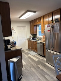 The kitchen was well stocked with dishes, cookware, even condiments and a working icemaker.