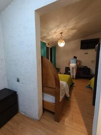 2a cama no cabía bien en la habitación