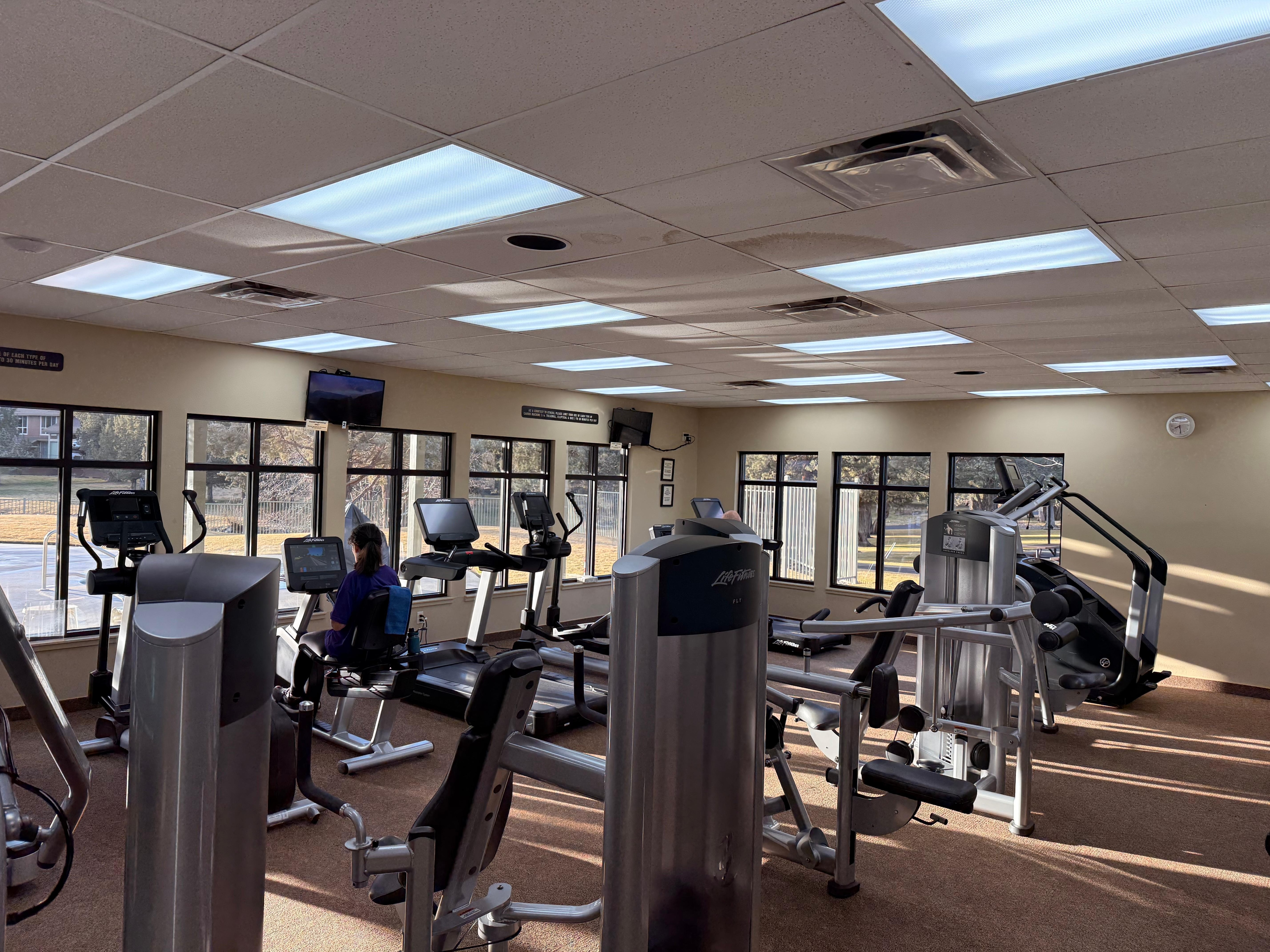 Uncrowded gym with great machines