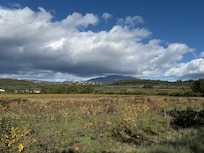 Blick auf Mont Ventoux während einer Wanderung