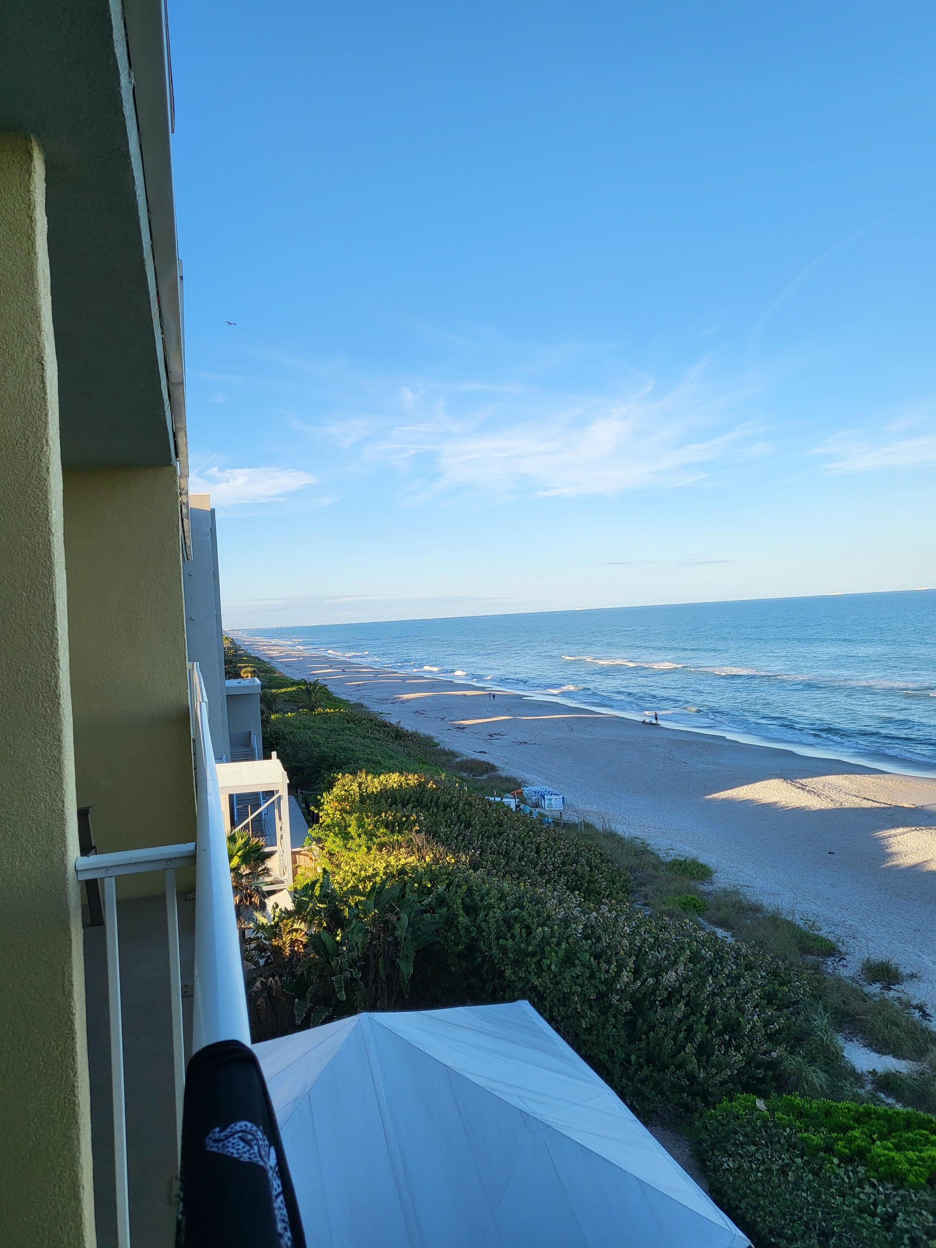 Lovely oceanfront, great launch view