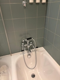 Gorgeous faucet design!!