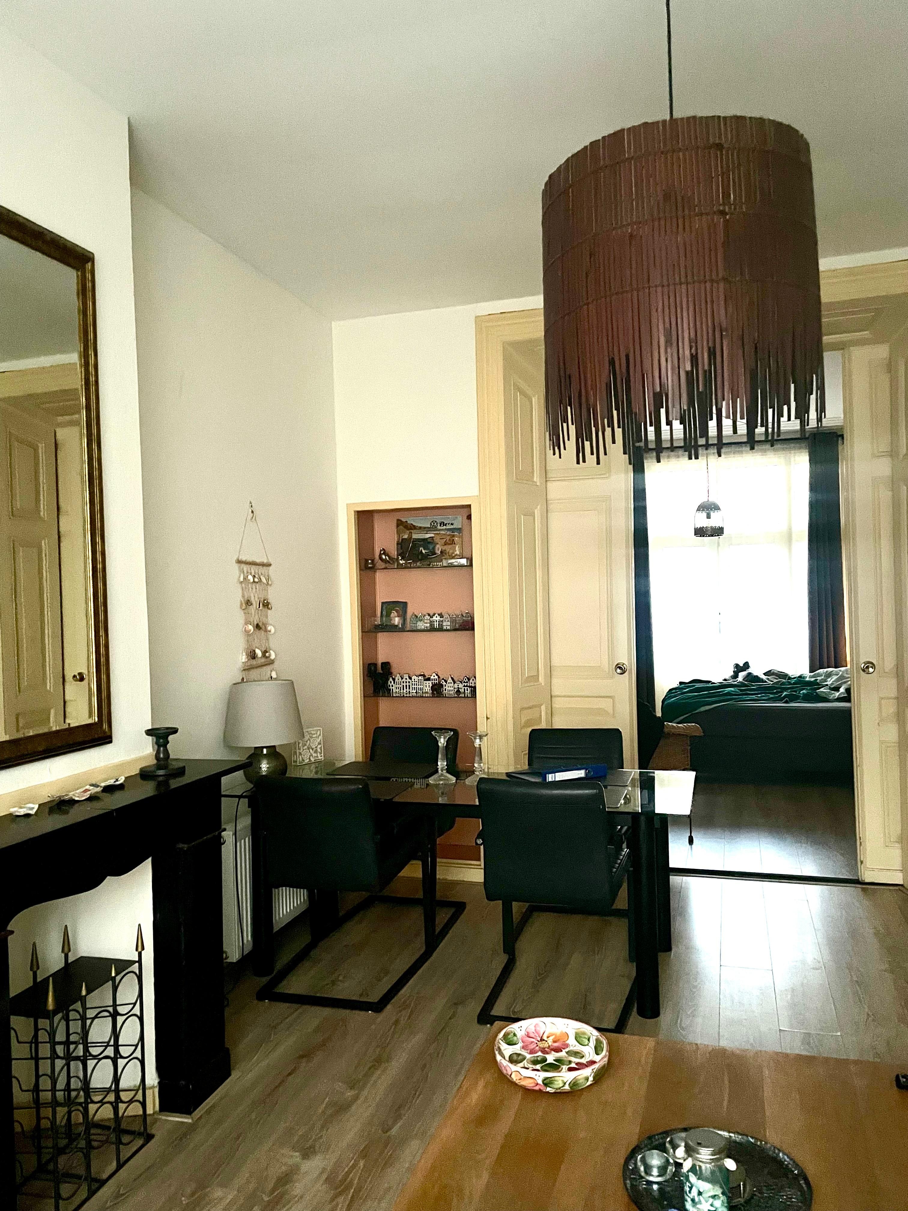 Blick aus dem Wohnzimmer ins Schlafzimmer