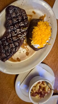 Texas road house close by just a few minutes
The old spaghetti factory across the road also..