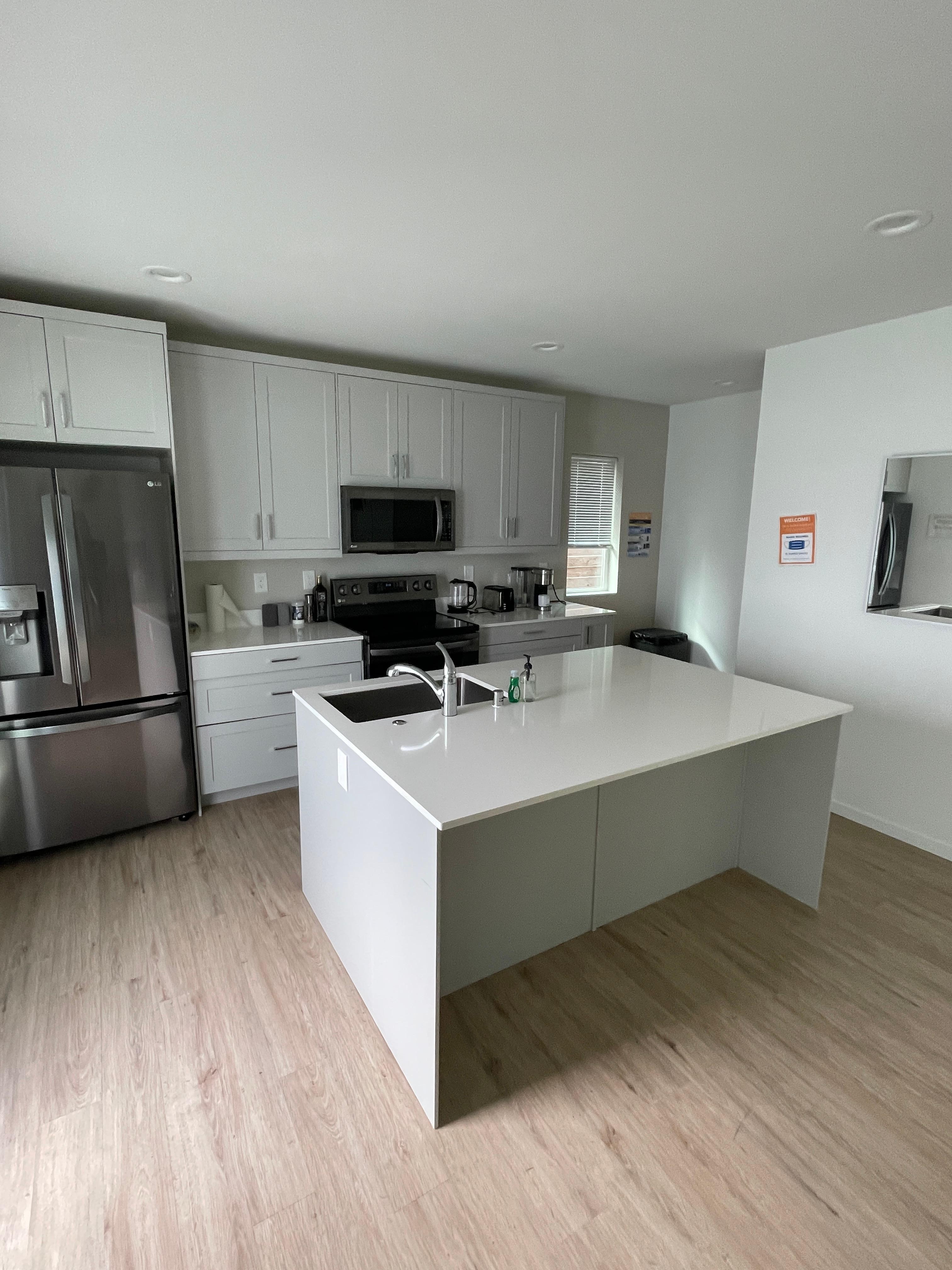 Communal kitchen (2)