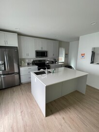 Communal kitchen (2)