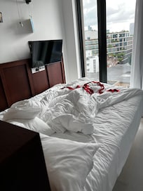 Small bed not as on pictures of lovely room!