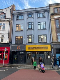 La vista desde la calle, las condiciones decían que incluía desayuno pero al llegar al hotel me dijeron que no