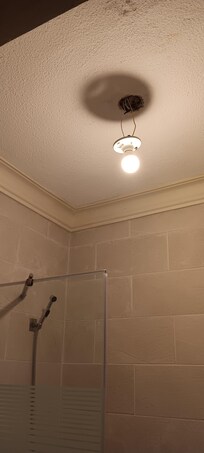Bathroom light fixture