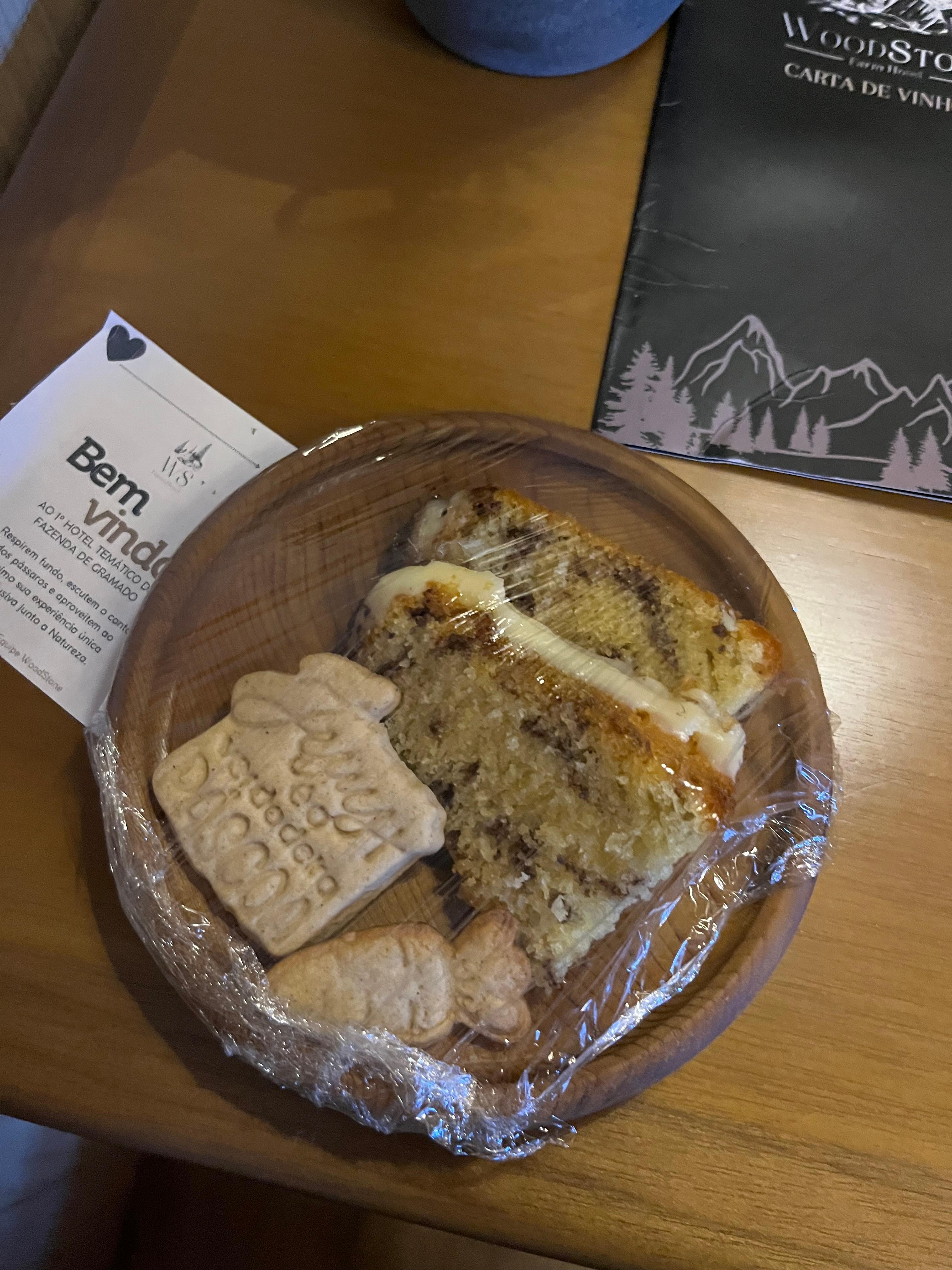 Bolo com aspecto de velho, não comemos.