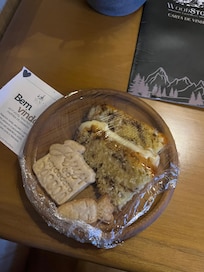 Bolo com aspecto de velho, não comemos.