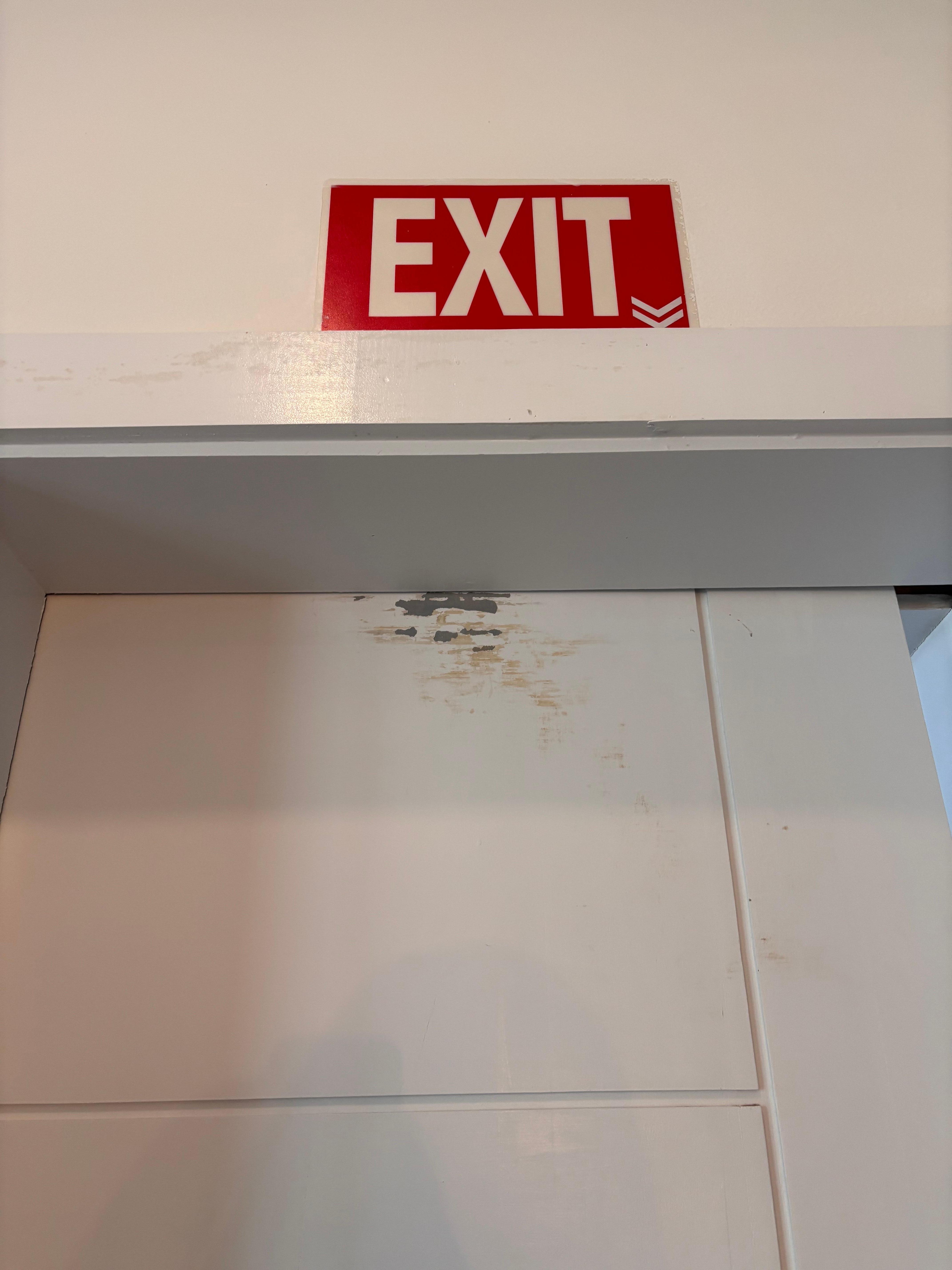 Inexplicable use of barn door closures everywhere that aren't properly on their track.