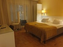 Vårt rum på första våningen med utsikt mot atrium